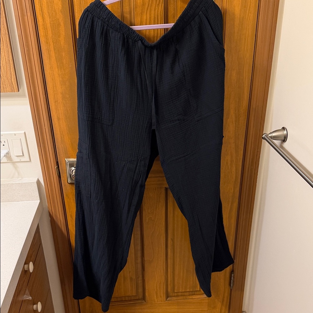Maurices NWT 18w. Black wide leg pants